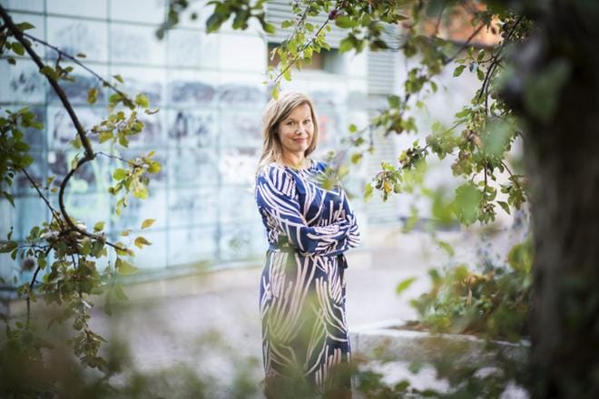 Kuusamolainen opettaja Minna Rytisalo pongahti julkisuuteen ylistetyllä esikoisromaanillaan Lempi. Nyt ilmestyvän uuden romaanin aiheena on Minna Canthin avioliitto.