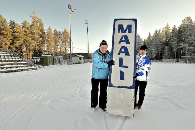 Seinäjoen Hiihtoseuran tulospalvelua vuosikaudet hoitanut Jaakko Rajala ja maastohiihtojaoston puheenjohtaja Esa Ankkuri odottavat Ilkan hiihtoon Jouppilanvuoren hiihtostadionille noin 250 osanottajaa. KUVA: HEIKKI HAKANEN