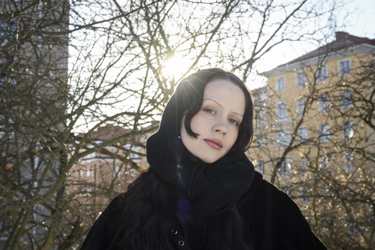 Helsingissä nykyään asuva Pehmoaino, eli Aino Morko, on työstänyt tämän vuoden aikana uutta musiikkia.
