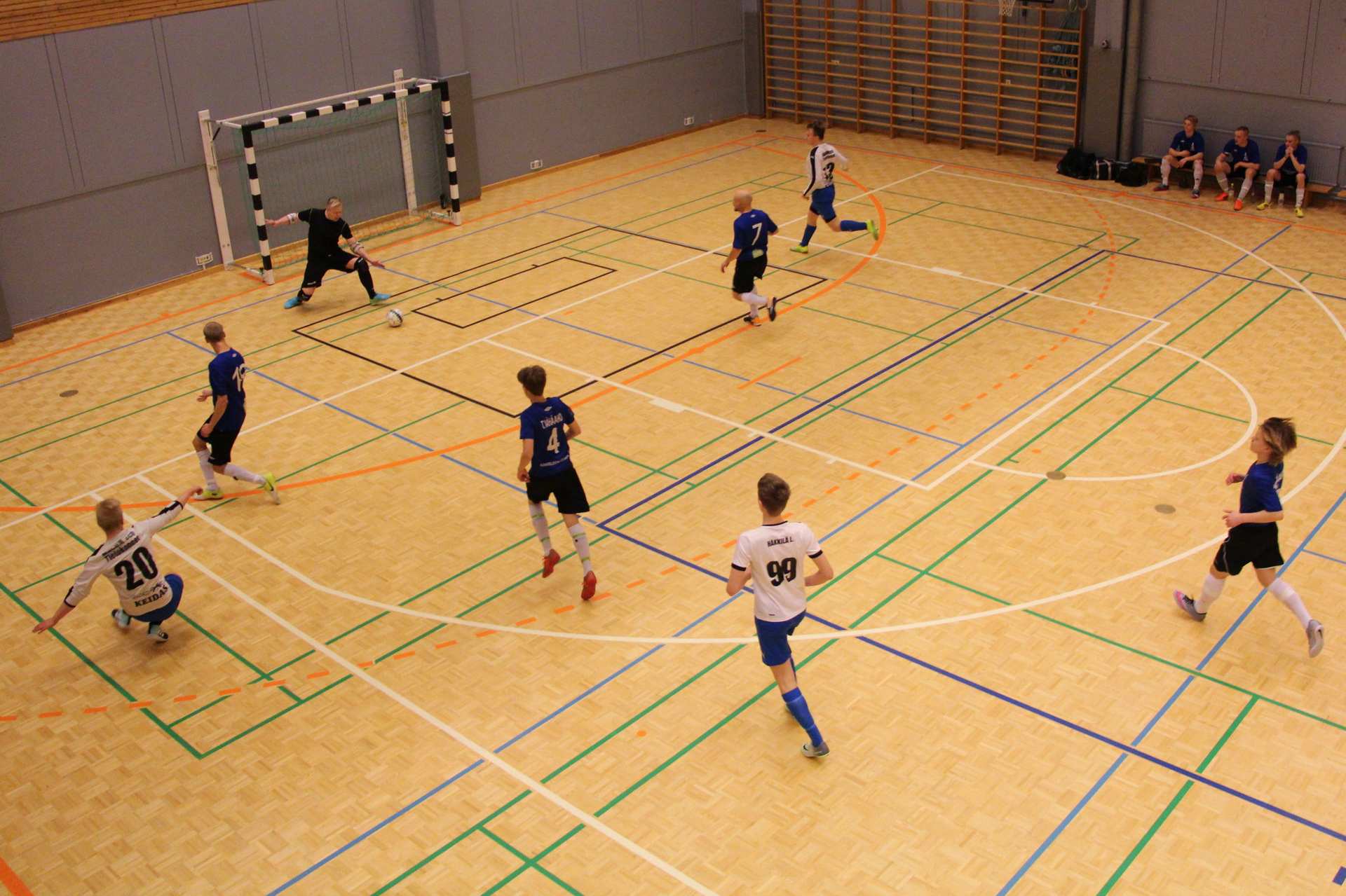 Futsal-päivä Oulaisten yläkoululla – Alueen joukkueet ottavat mittaa toisistaan
