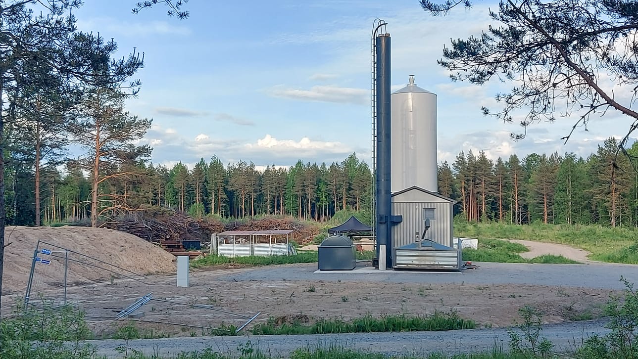 Siikalatvan Vesi ja Lämpö Oy on rakentanut Pulkkilaan uuden pellettikäyttöisen lämpökeskuksen lämmityskauden vara- ja huippukäyttöön.