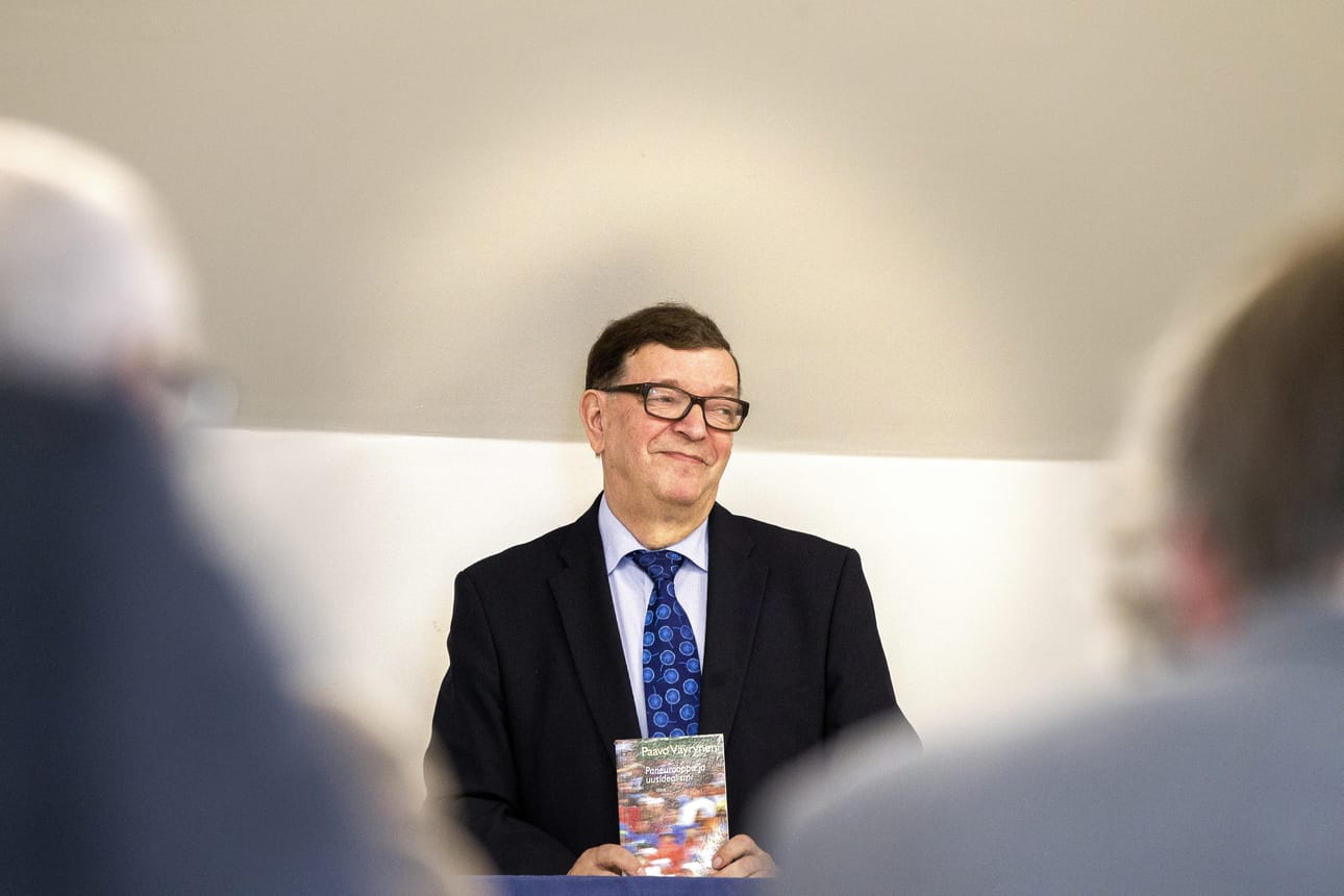 Kunnalisjärjestön tulkinnan mukaan Paavo Väyrynen on eronnut myös paikallisosastosta viemällä kansalaispuolue puoluerekisteriin.