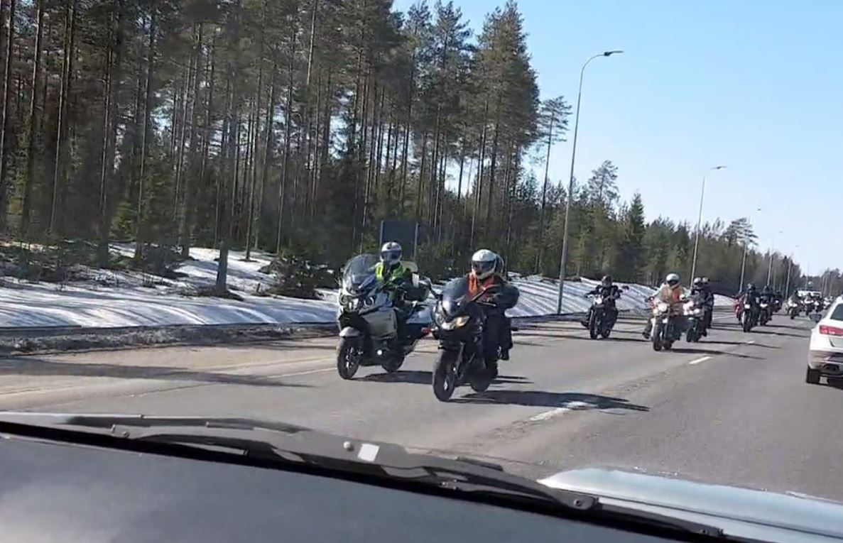 Moottoripyöräilijöiden vappuajo