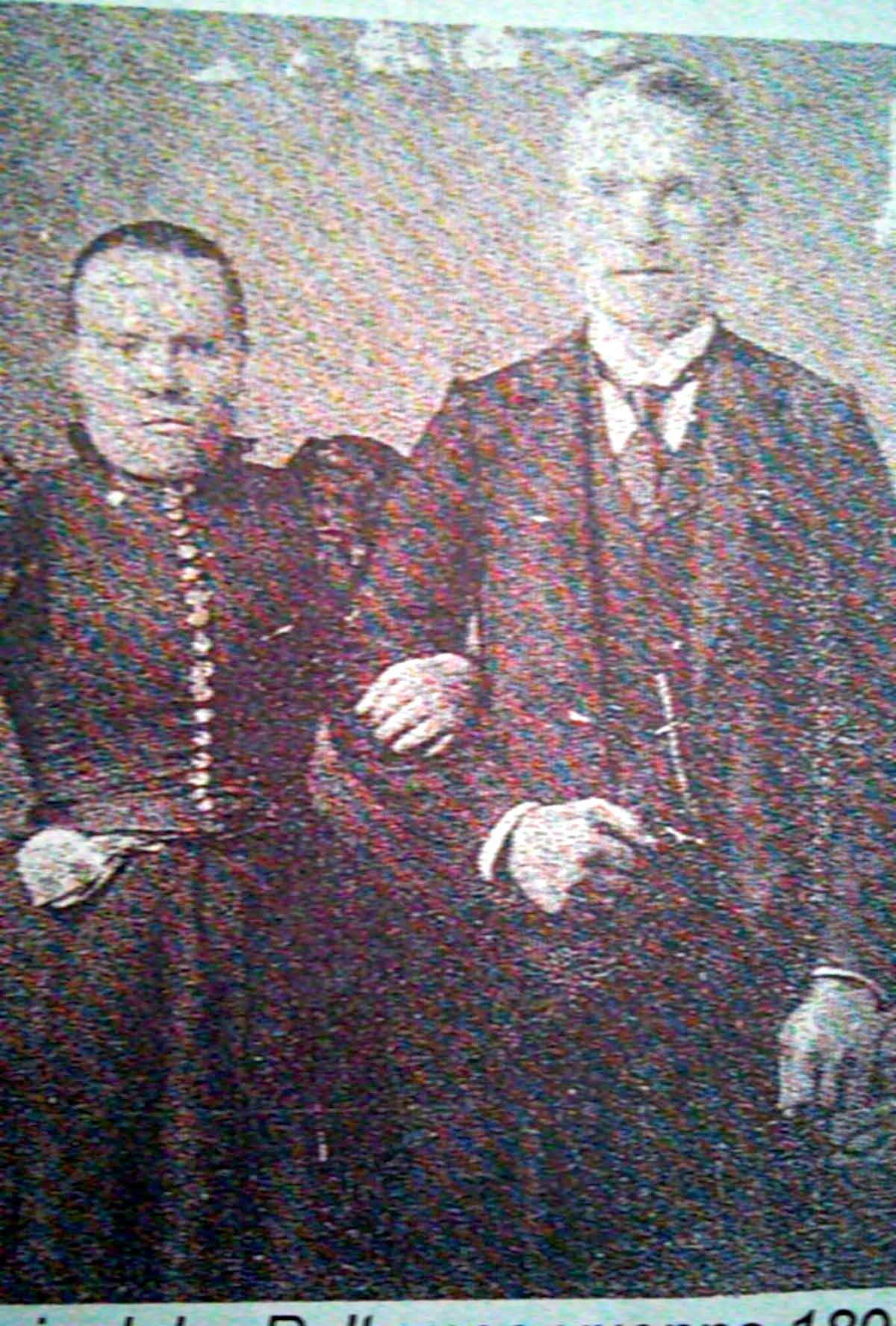 Piippolasta Amerikkaan muuttaneiden Juho ja Kaisa Peltomaan hääkuva v. 1896. Paikkana Ironwood, Michigan.