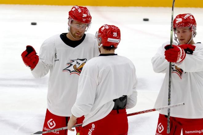 Tyler Nanne, Axel Holmström ja Bobbo Petersson kohtaavat keskiviikkoillan kotiottelussaan Helsingin IFK:n. KUVA: PETRI HEIKKINEN
