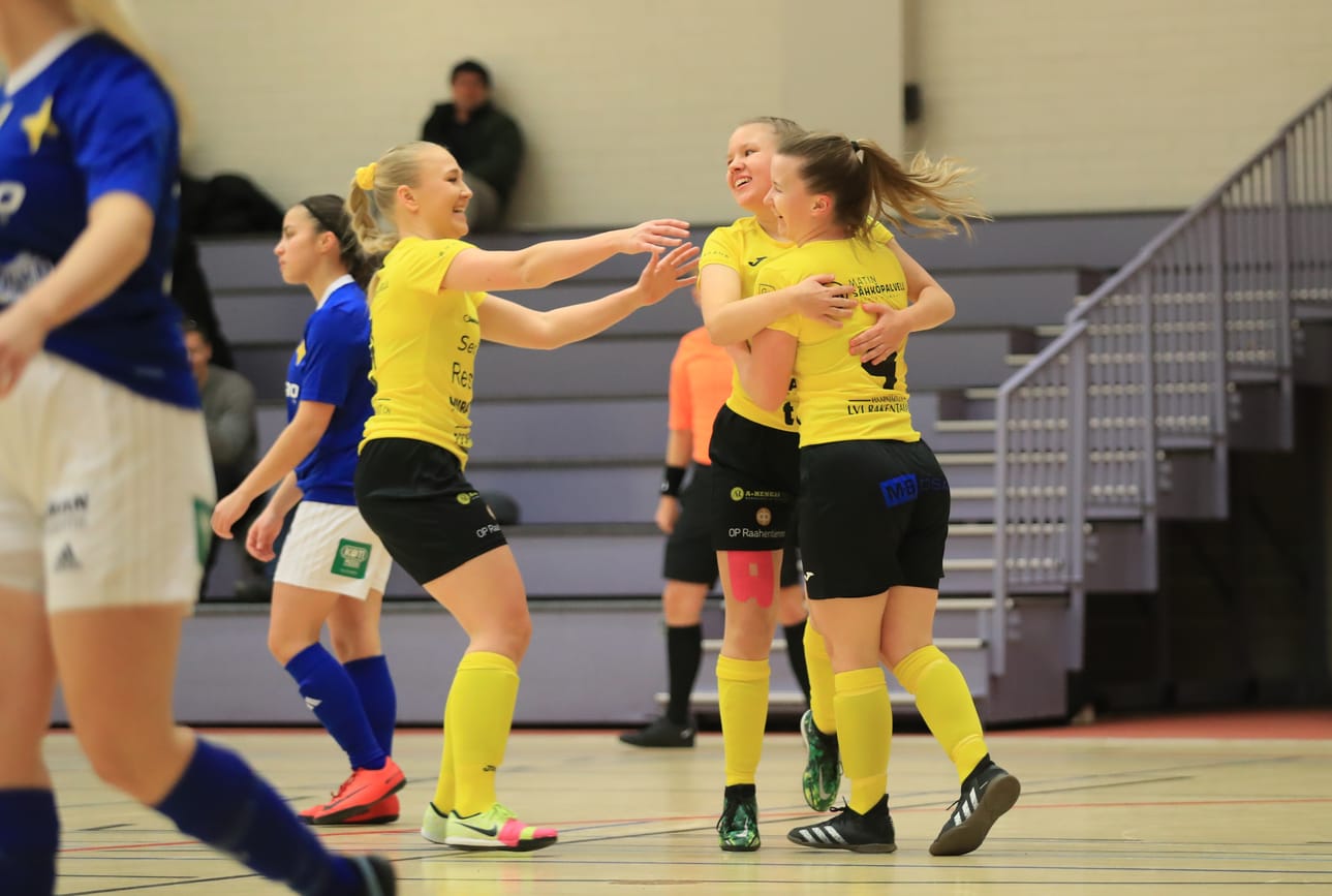 AS Moon tyrmäsi Vaasan IFK:n naiset lauantaina Raahen liikuntahallissa lukemin 9–1.