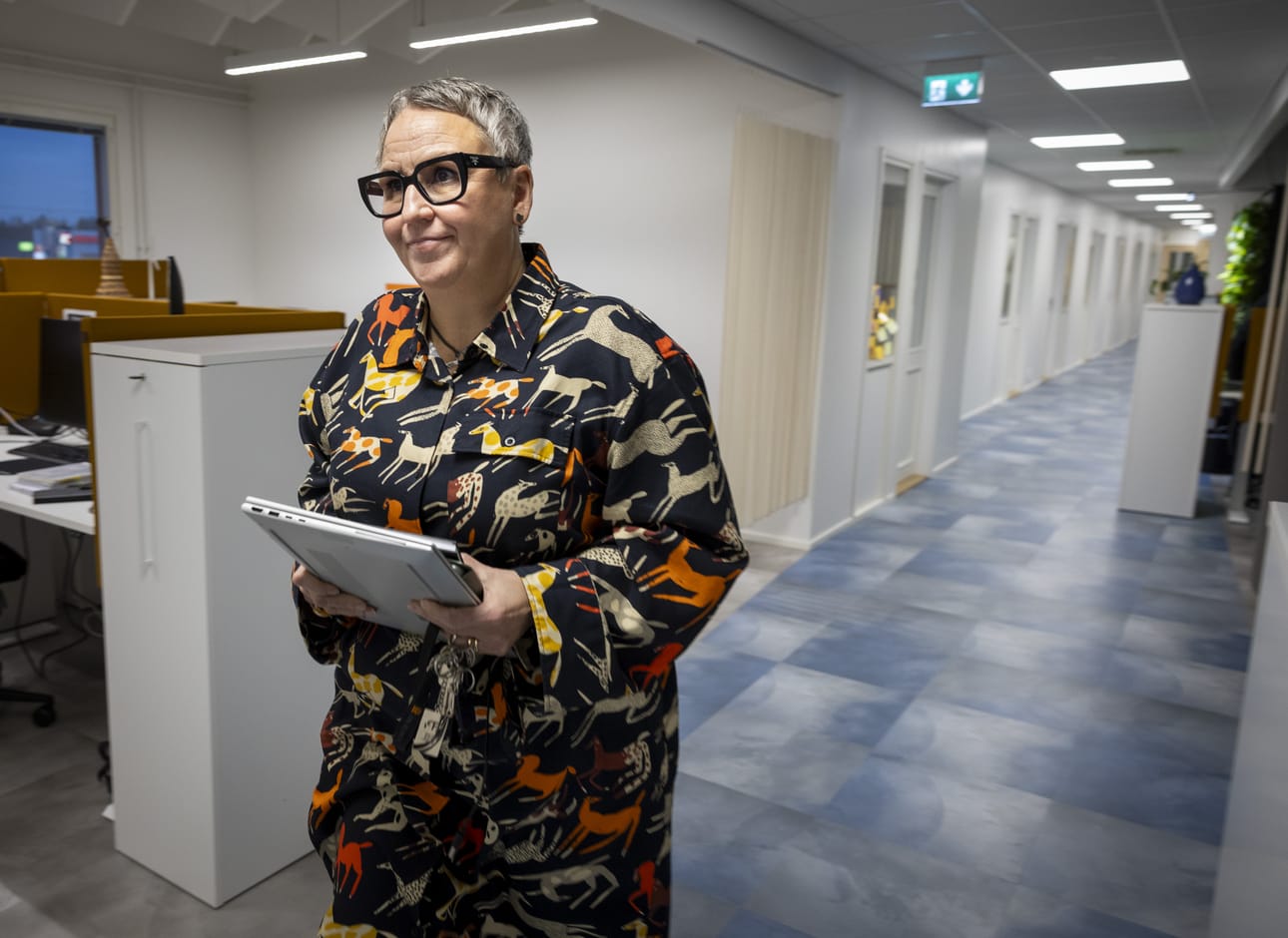 Iin kunnanjohtaja Marjukka Manninen pitää hyvänä asiana, että muut hankkeet Pohjois-Pohjanmaalla etenevät ennen Iitä, jotta kunta voisi oppia muista hankkeista.