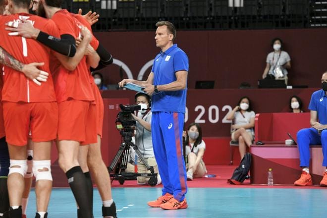 Tuomas Sammelvuon valmentama Venäjän olympiakomitean joukkue on kulkenut Tokion olympialaisissa alkulohkovaiheessa voitosta voitoon. Kuva: Heikki Saukkomaa / Lehtikuva