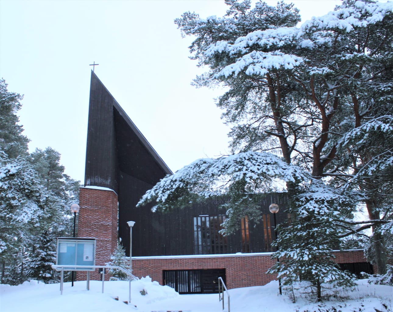 Kaskisten seurakunta kaipaa lisää työntekijöitä.