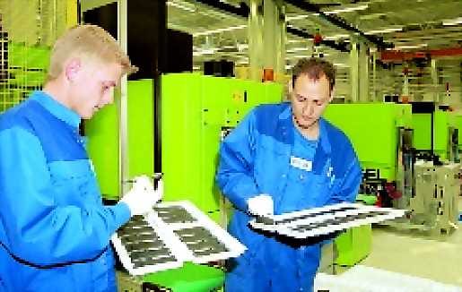 Yksi investoijista. Nokia on vetänyt Unkariin monia yrityksiä. Perloksella valmistetaan muun muassa kännykän kuoria.