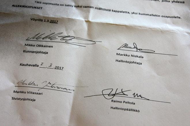 Sopimusta Vöyrin kunnan oikeudesta käyttää Kauhavan perusopetuspalveluita on tiukennettu tällä viikolla Kauhavan kaupunginhallituksen toimesta.