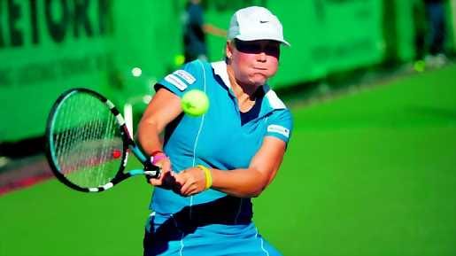 Nousua. Emma Laine on tiukassa nouskiidossa WTA-listalla.