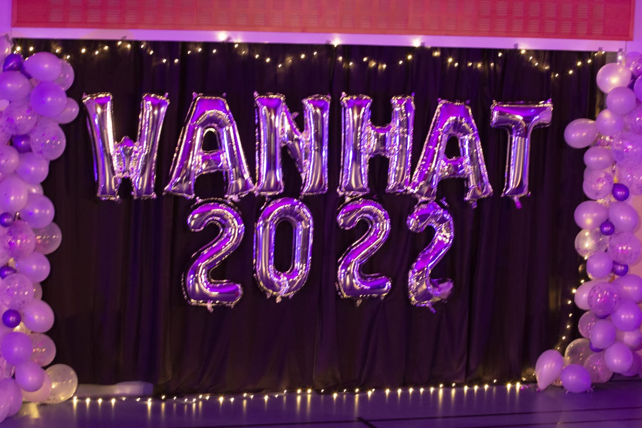 Siikalatvan lukion wanhat pääsivät tanssimaan vanhojen tansseja perjantaina 18.2.2022 ja mukana oli ennätysmäärä pareja.