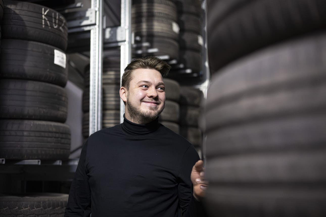 Ilmajokelaisella Valtteri Jussilalla on rengasliikkeet Alavudella ja Seinäjoella.