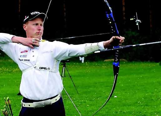 Pistesijoille. Nelinkertainen arvokisamitalisti Jari Lipponen on asettanut EM-tähtäimen kahdeksan joukkoon, mutta taistelee onnistuessaan täydennystä palkintokaappiinsa.