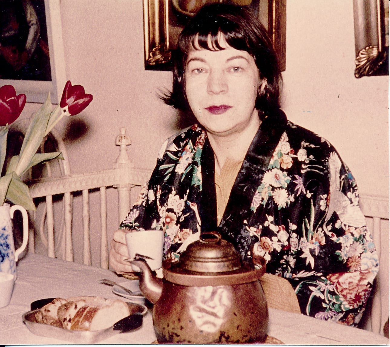 Taiteilijatar Joyce, Kuki, Swanljung muutti pysyvästi Ruotsiin 1940-luvulla. Eläkeiän saavutettuaan hän sai nauttia Ruotsin valtion myöntämästä taiteilijaeläkkeestä.