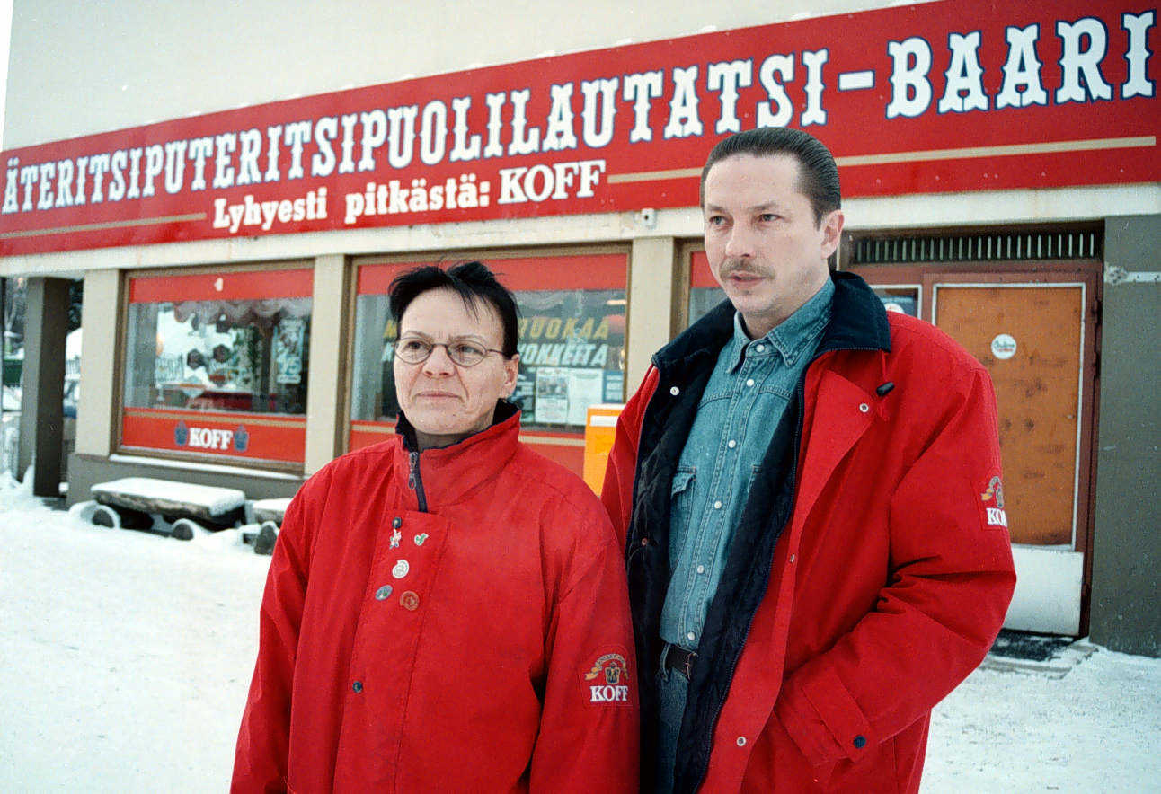 Vanhat kuvat: Ikimuistoiset baarit Pohjois-Suomessa houkuttelivat vuosituhannen vaihteessa