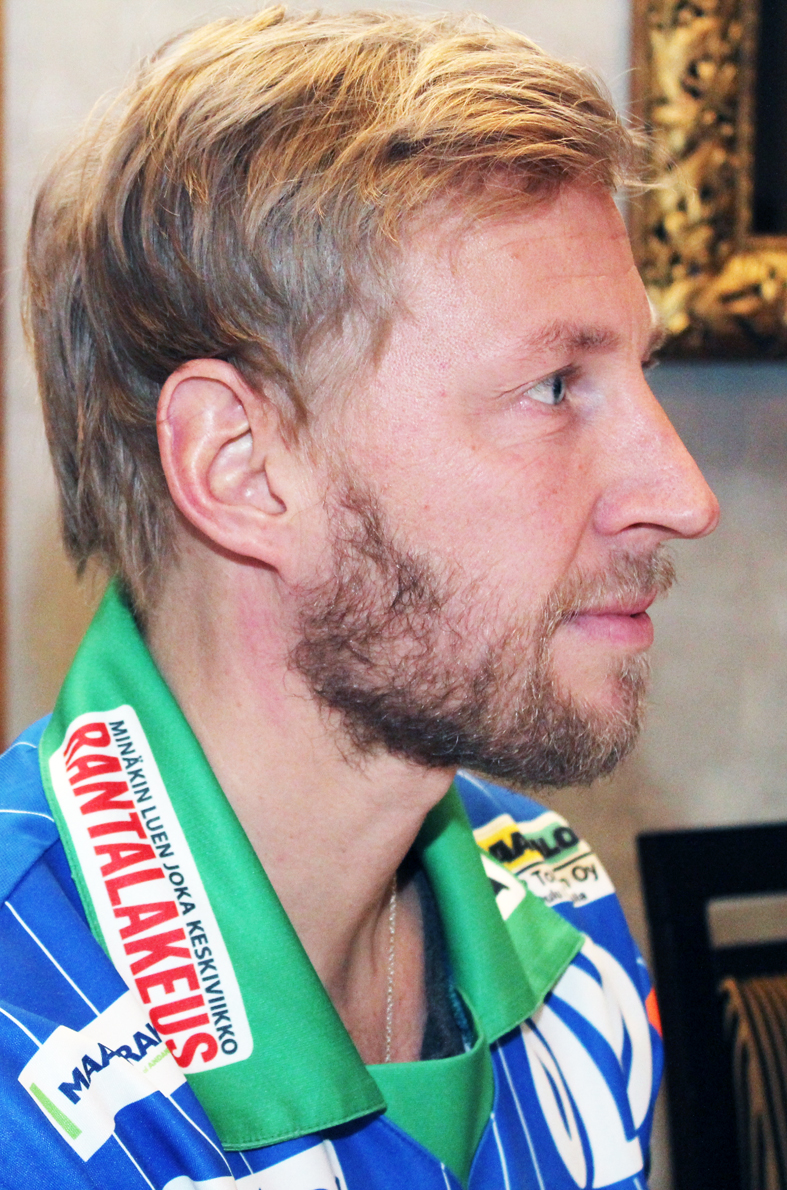 Antti Vihtkari ei lähde 

ennustamaan tulevan 

kauden sijoituksia. 

Hän toteaa kesän 

näyttävän pelin kulun.