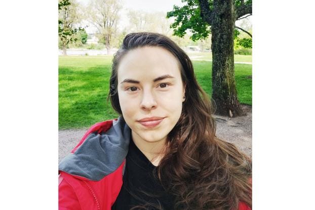 Emma Peura haluaa pitää työskentelynsä lopputuloksen näytökseen asti salaisuutena. KUVA: EMMA PEURA