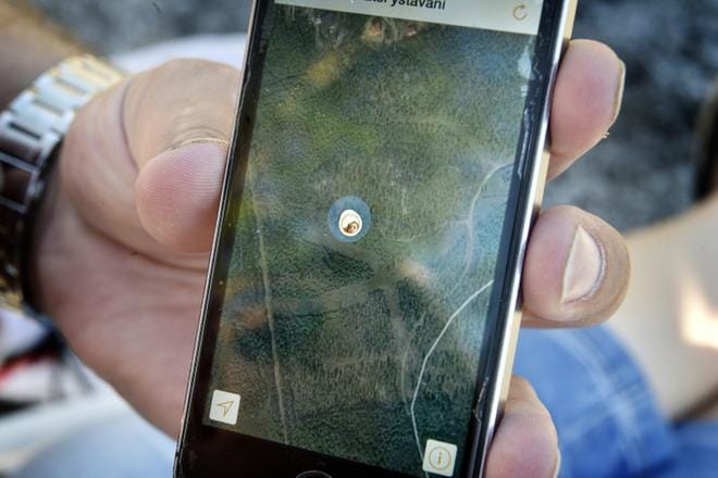 Kuluttajalaitteet ovat alttiita GPS-signaalin häirinnälle, jos niissä ei ole muita paikannustapoja. Älypuhelin voi paikantaa itsensä myös matkapuhelinverkolla, mutta se on epätarkka. KUVA: Kari Mankonen