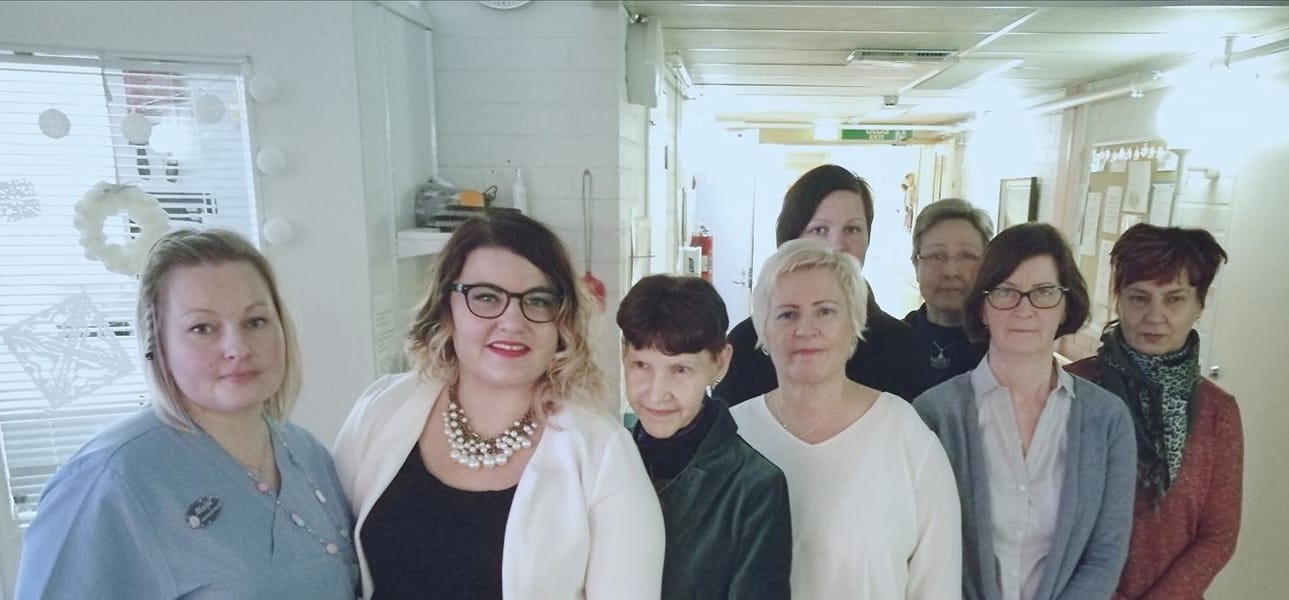 Paakkilanhovin itsenäisyyspäiväkonserttiin pääsi osallistumaan noin kolmasosa kuorolaisista. Kuorolaiset saivat konsertista hyvää palautetta.