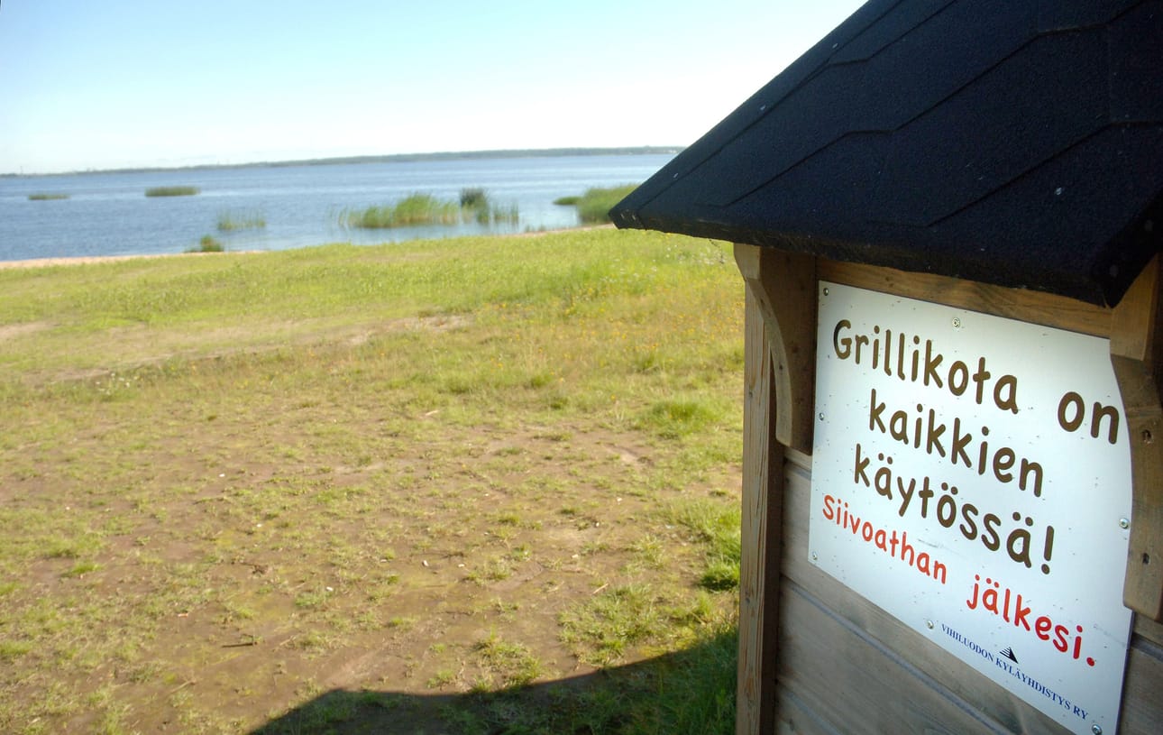 Kuvassa Vihiluodon luontopolun kota.