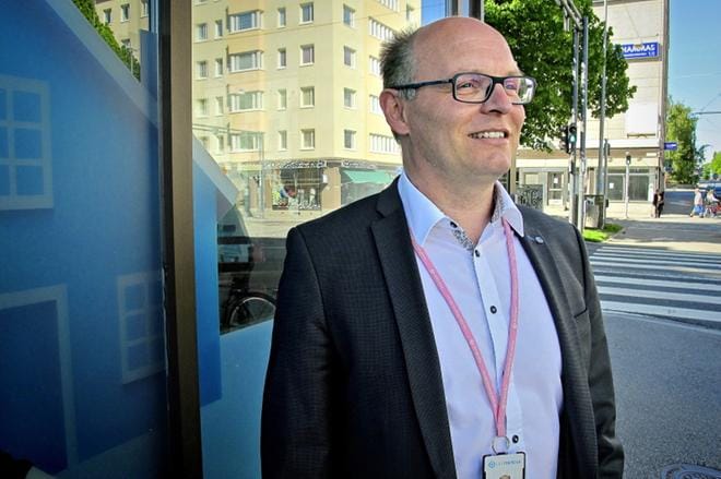 LähiTapiola Pohjanmaan toimitusjohtaja Pasi Haarala kertoi tiistaina yhtiön tuloksesta. KUVA: KATJA LAHTI / ARKISTO