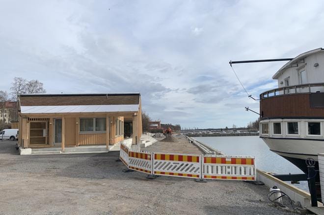 Viimeistelytyöt Vaasan Kalarannassa ovat alkaneet. KUVA: KATARIINA PAAJASTE