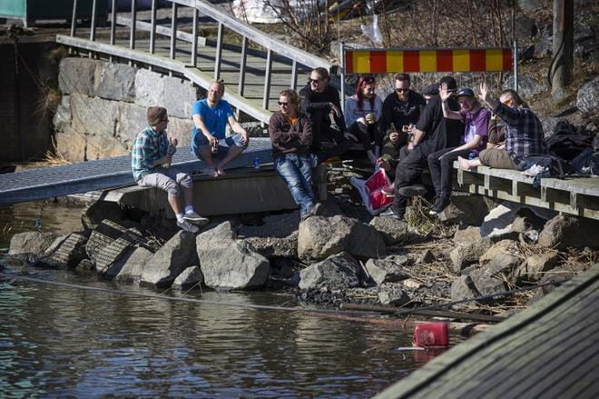 Tänään on tarjennut istuskella laiturilla. Kuvat: Jarno Pellinen