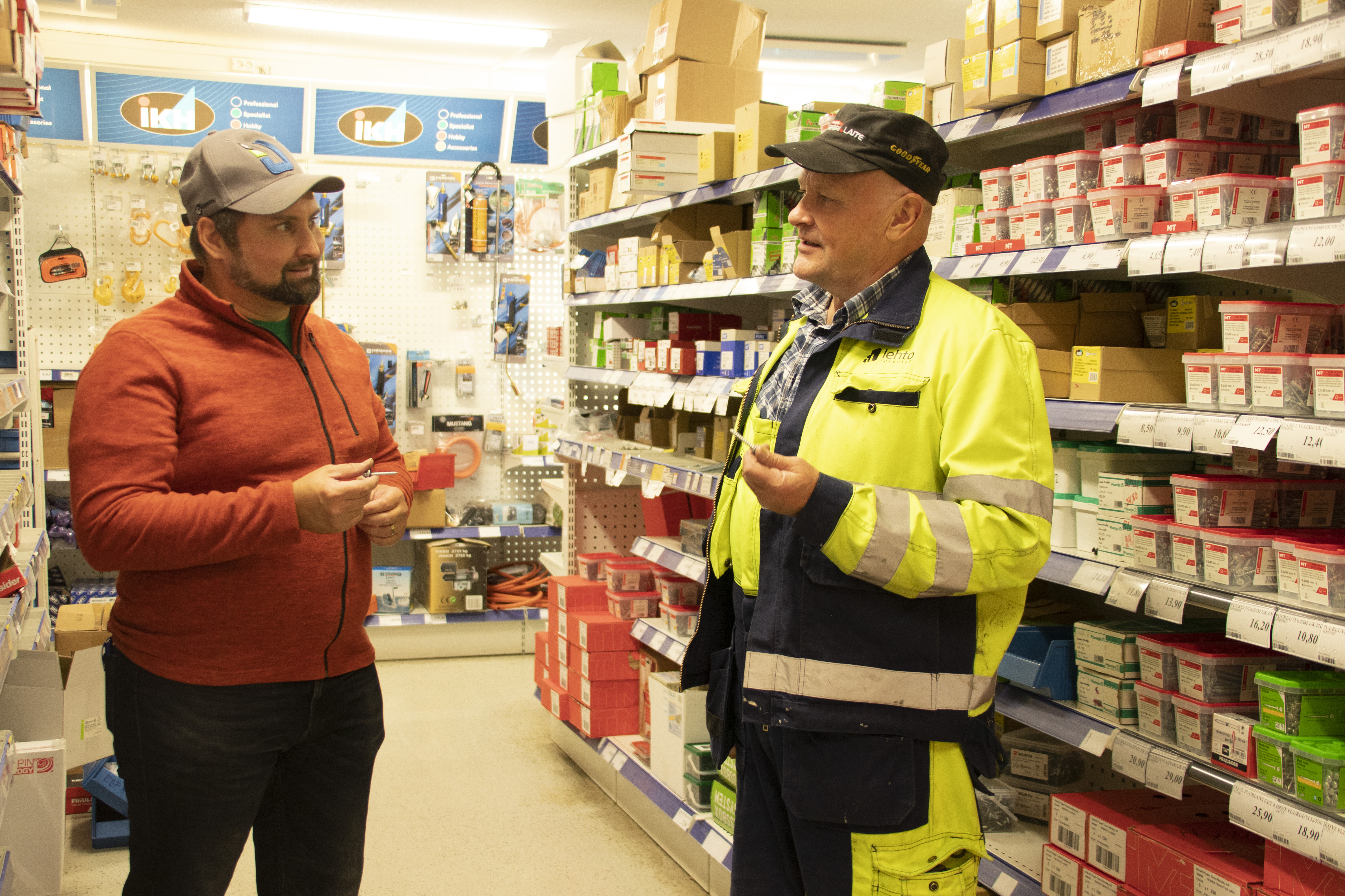 Rakennusmateriaalipula vaikuttaa saatavuuteen ja toimitusaikoihin – erikoismittaista kerto- ja liimapuuta ei enää ole saatavilla tälle vuotta