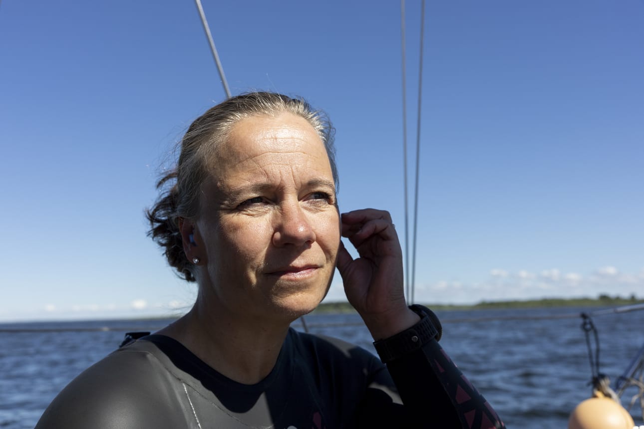 Huippuun viritetty mielenhallinta on avovesiuinnin extreme-suorituksessa valttia. Kristiina Kangastalo-Hoda on valmistautunut vastaan tuleviin haasteisiin miettimällä keinoja, miten päästä niistä yli.
