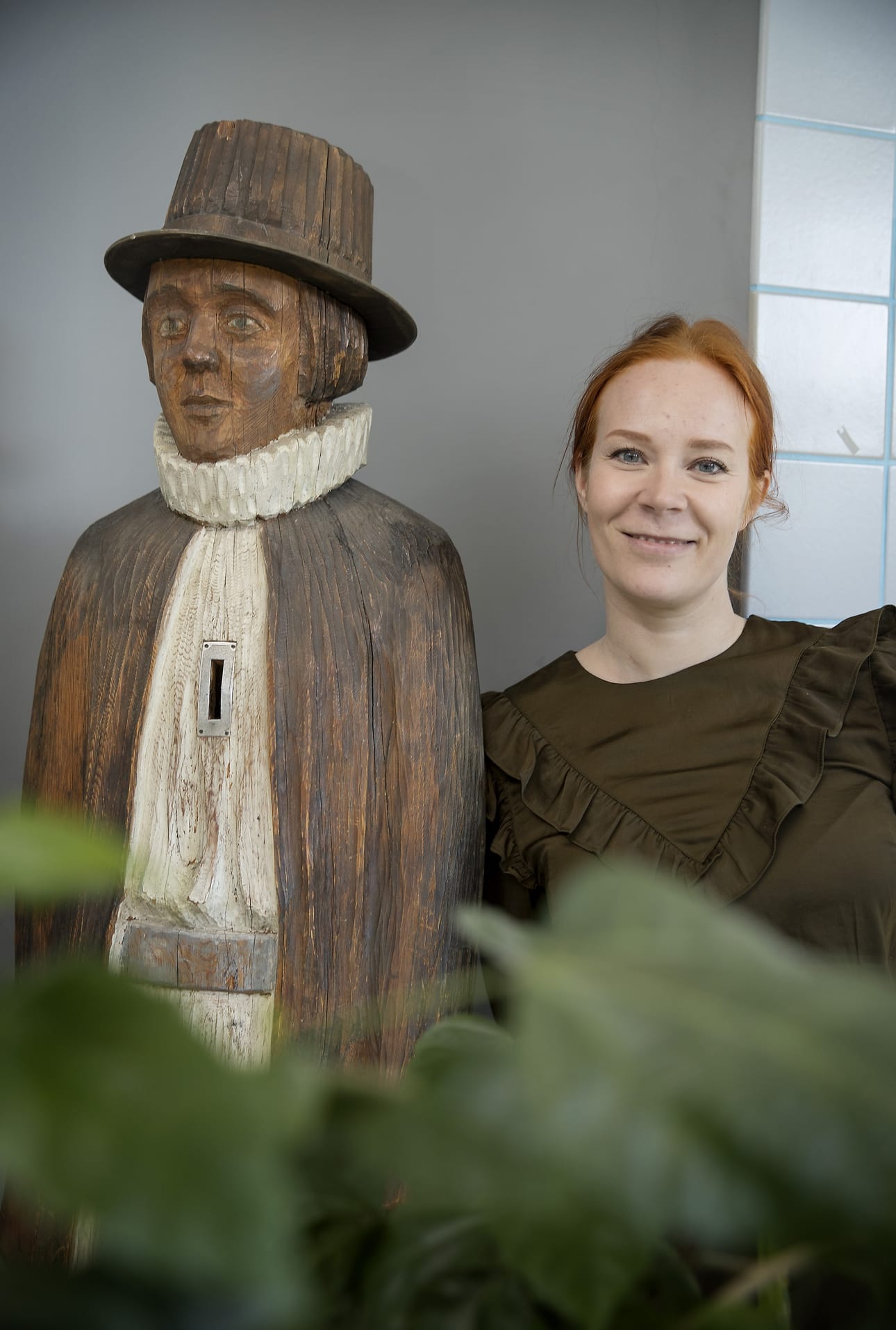 Tiina Väre tutkii muinaisuutta reliikeistä.