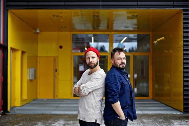 Riku Rantala ja Tunna Milonoff puhuvat iltapäivällä Alahärmässä aiheesta: Avoimena maailmalla ja Somessa–uskalla rikkoa rajasi. KUVA: TOMI KOSONEN