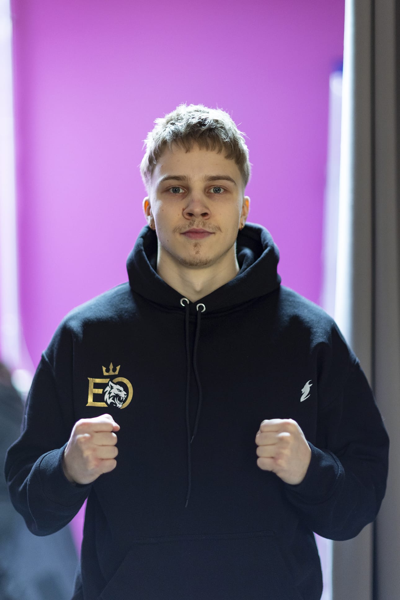 Ammattinyrkkeilijä Elias Okkosen ura jatkuu myötätuulessa.