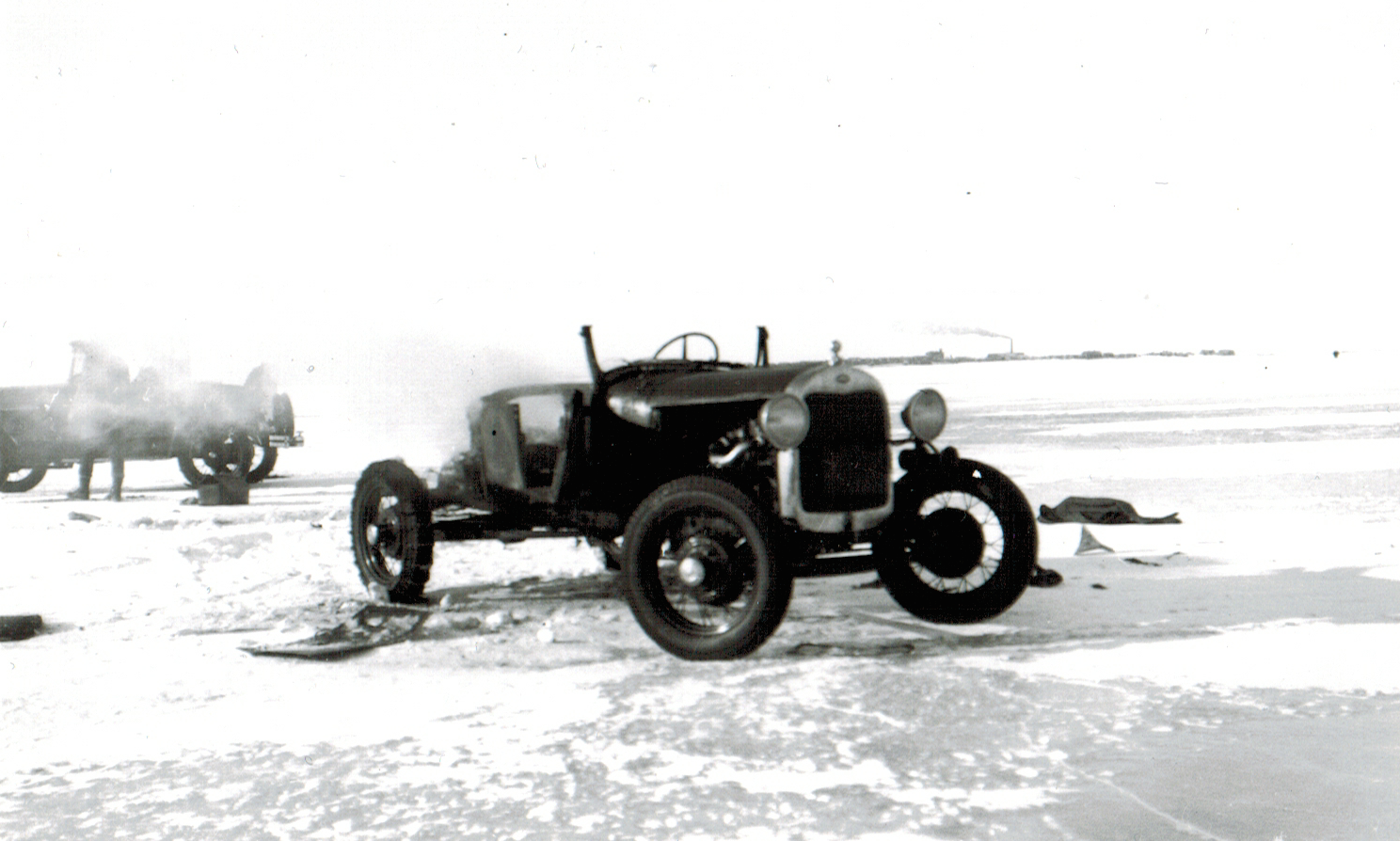 E.I. Aineen Ford-jäärata-auto Torniossa 30-luvulla.