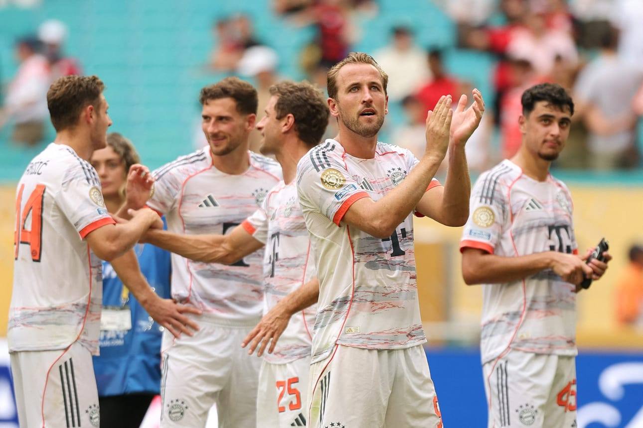 Bayern Münchenin Harry Kane (2. oik.) iski kaksi osumaa brasilialaisen Flamengon verkkoon seurajoukkueiden MM-kisoissa. LEHTIKUVA/AFP