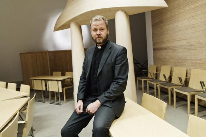 Helsingin piispan Teemu Laajasalon omistaman osakeyhtiön kirjanpitoon liittyvissä epäselvyyksissä epäillään rikosta. KUVA: Roni Rekomaa