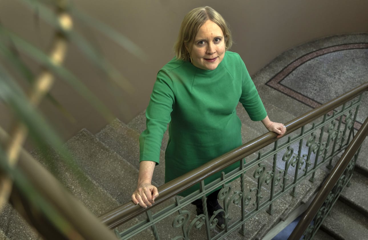 Presidentinvaalien tärkein teema on turvallisuus- ja ulkopolitiikka, ja sen pitää näkyä monipuolisena keskusteluna. Turvallisuudesta ei voi puhua, jos ei samalla puhuta myös ihmisoikeuksista, Naisjärjestöjen keskusliiton toiminnanjohtaja Karoliina Tikka sanoo.