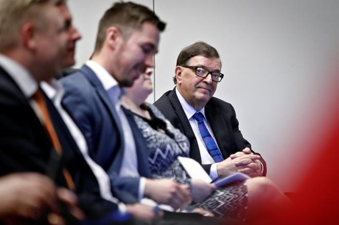 Paavo Väyrynen tavoitteli keskustan puheenjohtajuutta kesän 2018 puoluekokouksessa Sotkamossa. Puheenjohtajakiertue ulottui myös Seinäjoelle, jossa hän oli mukana puheenjohtajatentissä. ARKISTOKUVA: TOMI KOSONEN