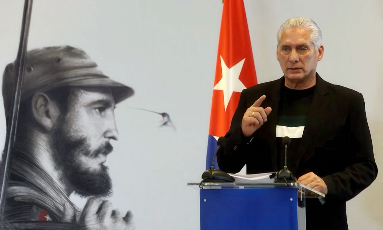 New York Timesin tietojen mukaan Trumpin hallinto on vaatinut Kuubaa vaihtamaan presidentti Miguel Diaz-Canelin. Kuvassa Diaz-Canel puhumassa lehdistötilaisuudessa.