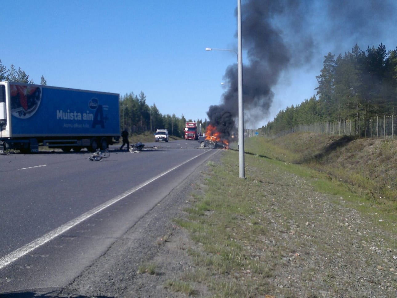 Henkilöauton kuljettaja kuoli kolarissa sunnuntaina iltapäivällä.