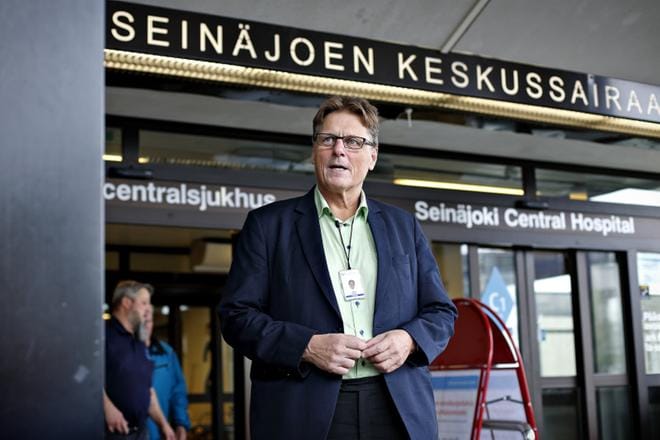 Ylilääkäri Matti Rekiaron mukaan jäljitystyötä tekee Etelä-Pohjanmaalla nyt 10 hengen tiimi. Lisäksi apuna käytetään terveyskeskusten omia jäljittäjiä, joiden panos on ollut merkittävä etenkin Järviseudulla. Arkistokuva: Tomi Kosonen