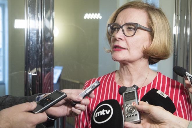 Sisäministeri Paula Risikon (kok.) mukaan lausuntojen laatu ja määrä oli sellaista, että se oli otettava huomioon. Lakiesityksen valmistelutyö jatkuu heti alkuvuodesta. KUVAT: ARKISTO/MAURI RATILAINEN