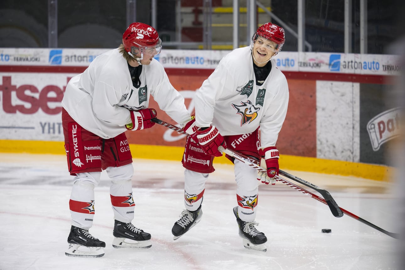 Liigadebytantti Atro Leppänen teki Sportin tasoitusmaalin 14 sekuntia ennen loppua. Kärpät voitti pelin jatkoajalla. Arkistokuva.