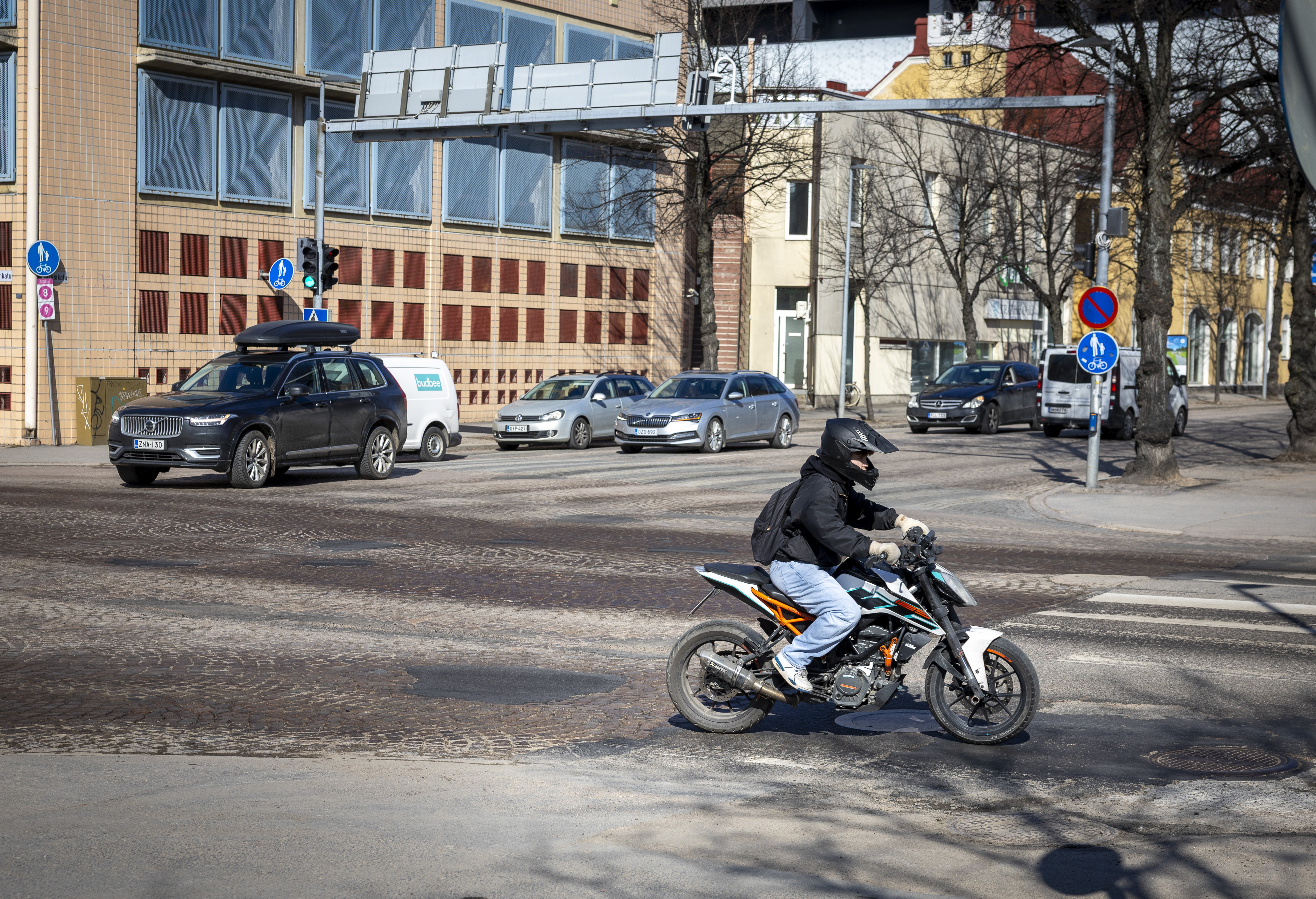 Nämä neljä paikkaa ovat Oulun liikenteen ärsyttävimmät: "Munuaiset tuntuu lähtevän irti!"