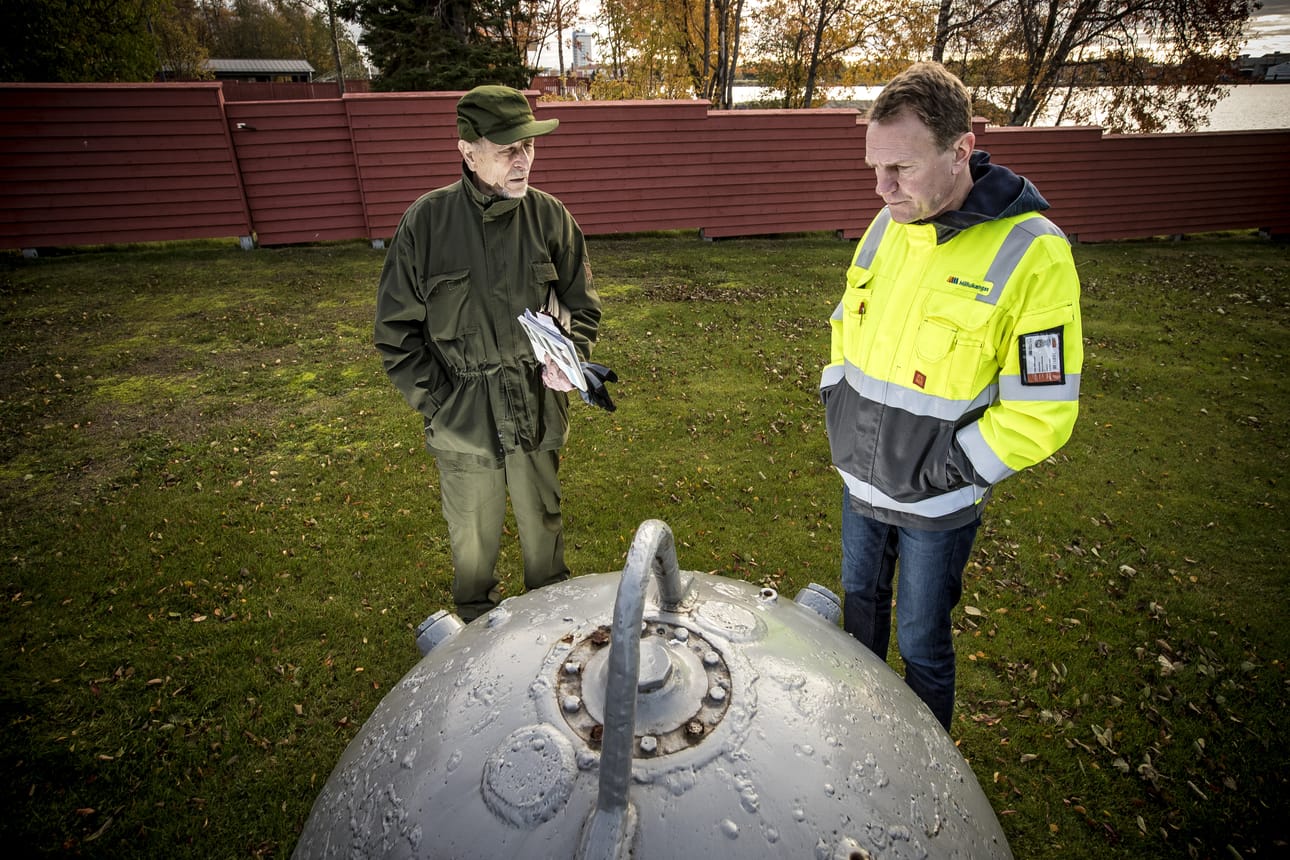 Reino Näsi toimi miinanraivaajana Suomenlahdella toukokuusta syksyyn 1947. Pekka Miilukangas sai veteraanilta lisätietoa Miilufantin pihaan entisöidystä merimiinasta.