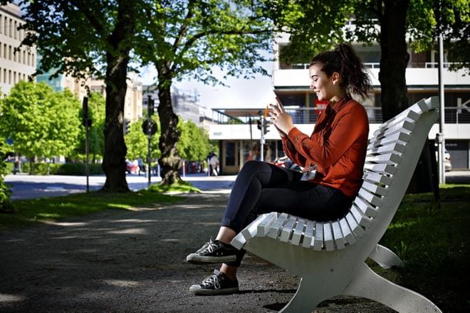 Vaasan kaupunki palkkasi vuonna 2016 kahdeksan kesäsomettajaa. Kuvassa Jennika Heikka. Arkistokuva: Tomi Kosonen