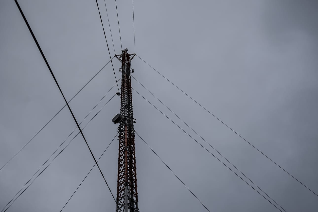 Digitan Rukan radio- ja tv-asemalla tehdään mastotarkastus 17.6.2021 – työstä aiheutuu katkoksia tv- ja radiolähetyksiin. Kuvituskuva.