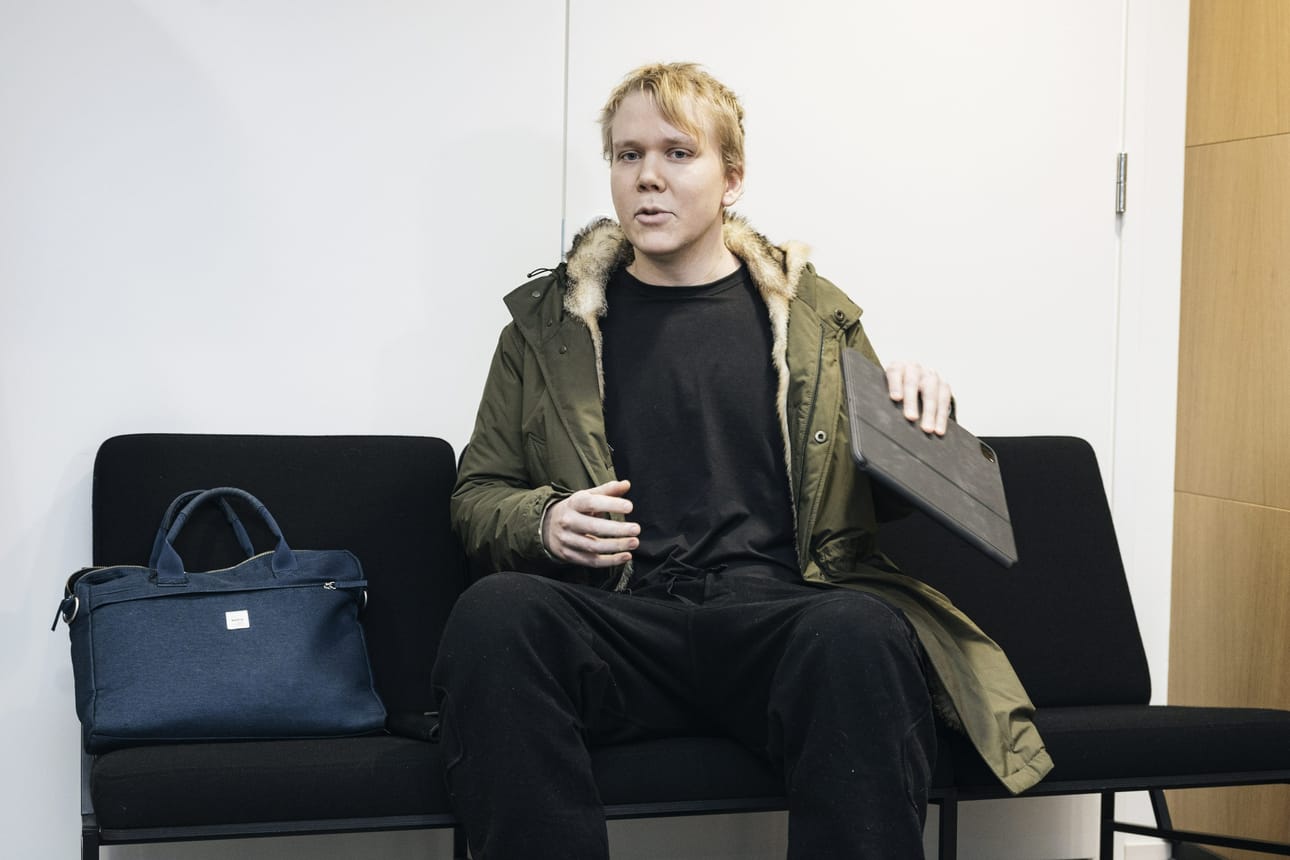 Hovioikeus katsoi, että Vastaamon tietomurrosta syytetyn Aleksanteri Kivimäen on palattava tutkintavankeuteen. LEHTIKUVA / RONI REKOMAA