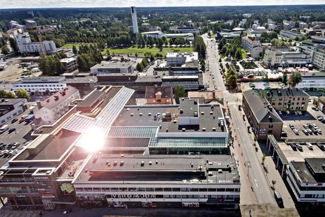 Seinäjoen kaupunki ei ole pelkkää ydinkeskustaa, vaan se on moni-ilmeinen asukkaiden, asuinalueiden ja elinkeinojen kokonaisuus. Sille ollaan nyt luomassa päivitettyä kaupunkistrategiaa.KUVA: KARI LÖFHJELM